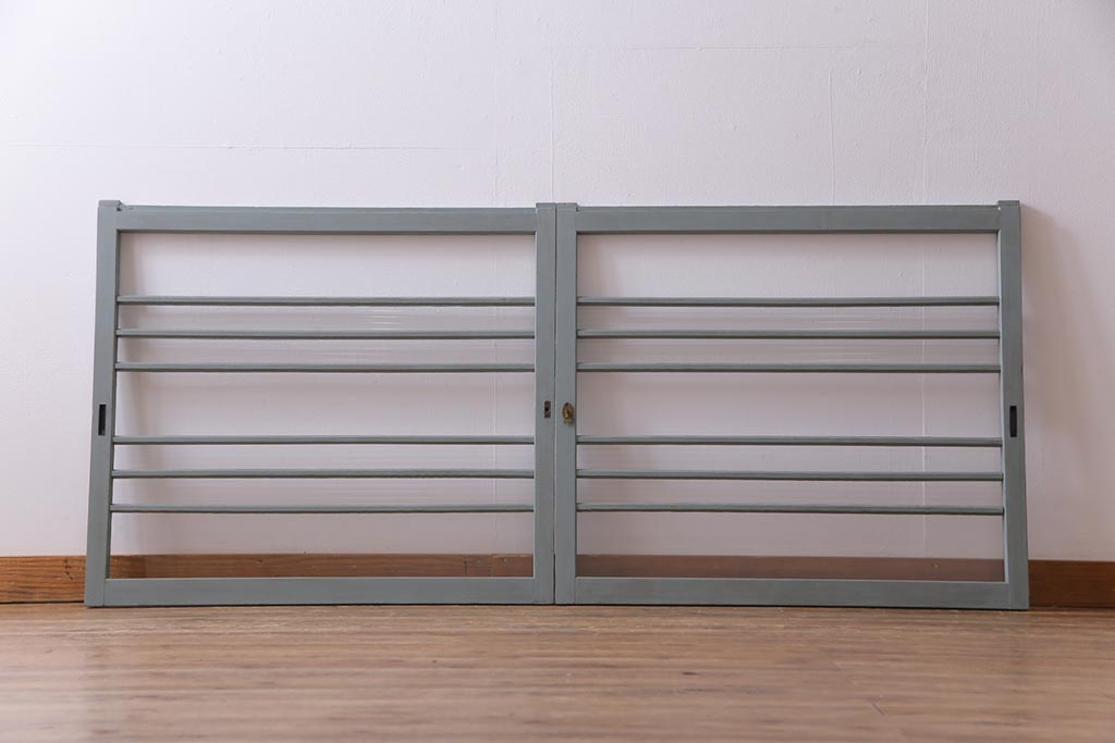 ペイント家具　モールガラス入り!淡い色味がおしゃれなガラス戸(窓、引き戸、建具)2枚組