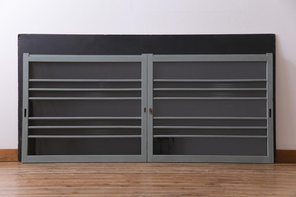 ペイント家具　モールガラス入り!淡い色味がおしゃれなガラス戸(窓、引き戸、建具)2枚組