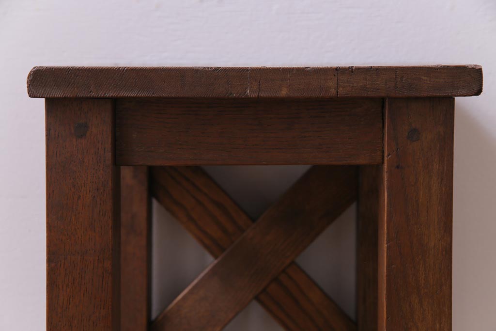 レトロ家具　昭和レトロ　ナラ材　飾り気の無い素朴さが魅力の学校スツール(角スツール、花台)(2)