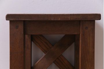 レトロ家具　昭和レトロ　ナラ材　飾り気の無い素朴さが魅力の学校スツール(角スツール、花台)(2)