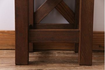 レトロ家具　昭和レトロ　ナラ材　飾り気の無い素朴さが魅力の学校スツール(角スツール、花台)(2)