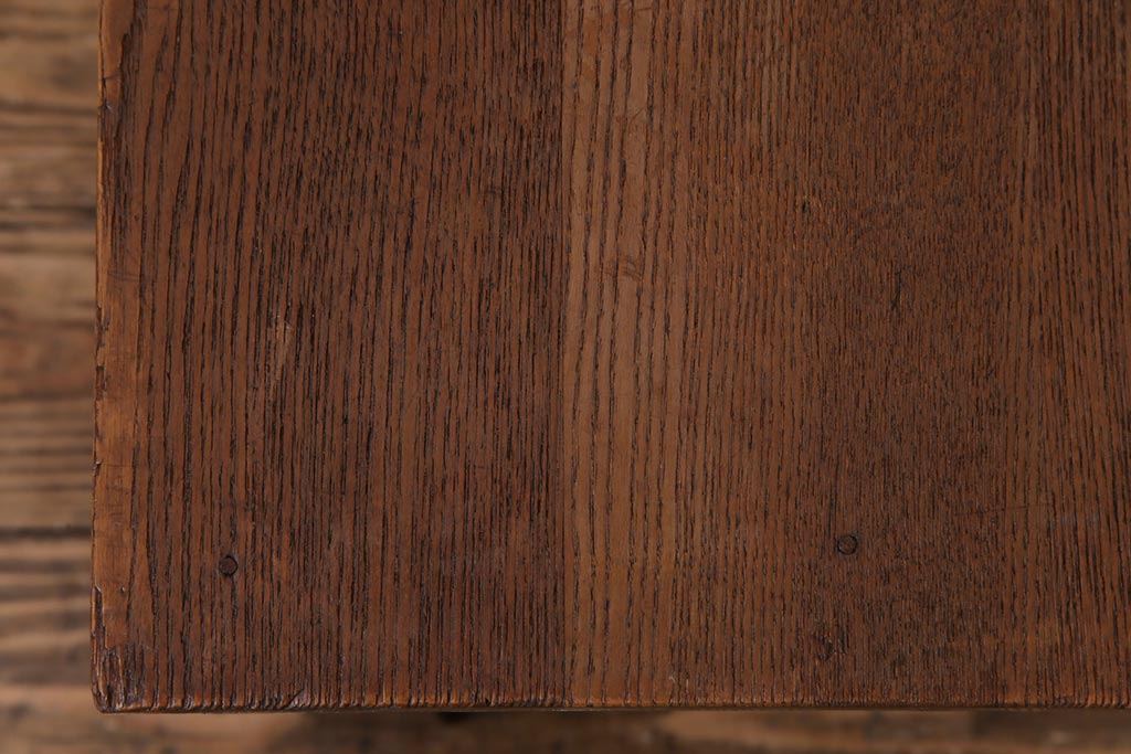 レトロ家具　昭和レトロ　ナラ材　飾り気の無い素朴さが魅力の学校スツール(角スツール、花台)(3)