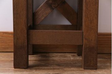 レトロ家具　昭和レトロ　懐かしさと温もり溢れるナラ材製の学校スツール(角スツール、花台)(1)