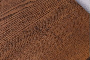 レトロ家具　昭和レトロ　懐かしさと温もり溢れるナラ材製の学校スツール2脚セット(角スツール、花台)(2)