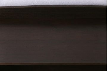 レトロ家具　昭和レトロ　シックな空間にも馴染む濃い色味の本棚(ウッドシェルフ、飾り棚)