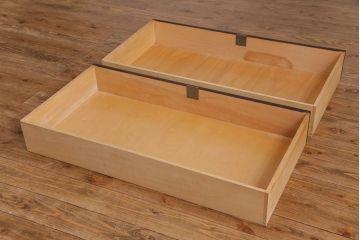 中古　北海道民芸家具　鏡付き　上品な雰囲気づくりに活躍する2段重ねワードローブ(洋服タンス、洋服箪笥)(定価約80万円)(1)