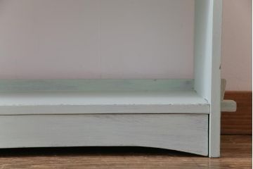 ペイント家具　爽やかさを演出する淡い色味の本棚(飾り棚)