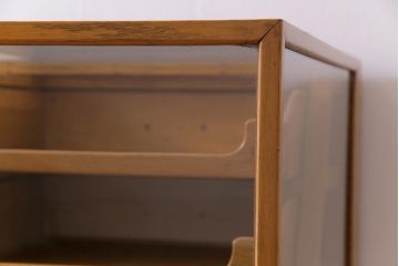アンティーク家具　イギリスアンティーク　オーク材製　お洒落な存在感を放つシャツケース(ガラスケース、ショーケース)