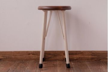 ラフジュ工房オリジナル　ナチュラルペイントが可愛らしい丸スツール(椅子、飾り台)