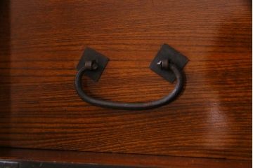 アンティーク家具　和製アンティーク　前面ケヤキ材　味わいと存在感を放つ仙台重ね箪笥(仙台箪笥、衣装箪笥)