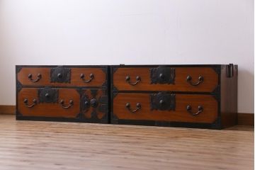 アンティーク家具　和製アンティーク　前面ケヤキ材　味わいと存在感を放つ仙台重ね箪笥(仙台箪笥、衣装箪笥)