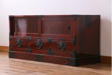 極美品　リメイク　ぼってりとした漆塗りが魅力の仙台箪笥ローボード(リビングボード、収納棚)(1)