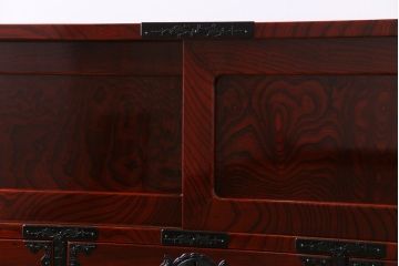 極美品　リメイク　ぼってりとした漆塗りが魅力の仙台箪笥ローボード(リビングボード、収納棚)(1)