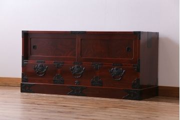極美品　リメイク　ぼってりとした漆塗りが魅力の仙台箪笥ローボード(リビングボード、収納棚)(2)