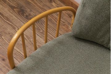 ヴィンテージ家具　イギリスビンテージ　ERCOL(アーコール)　ジュビリー(Jubilee)　グリーンのファブリックが優しげな二人掛けソファ