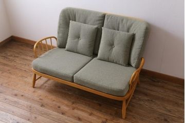 ヴィンテージ家具　イギリスビンテージ　ERCOL(アーコール)　ジュビリー(Jubilee)　グリーンのファブリックが優しげな二人掛けソファ