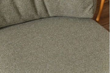 ヴィンテージ家具　イギリスビンテージ　ERCOL(アーコール)　ジュビリー(Jubilee)　グリーンのファブリックが優しげな二人掛けソファ
