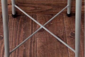 ラフジュ工房オリジナル　柔らかで落ち着きのあるペイントの丸型スツール(鉄脚チェア、椅子)(1)