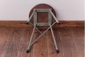 ラフジュ工房オリジナル　柔らかで落ち着きのあるペイントの丸型スツール(鉄脚チェア、椅子)(1)