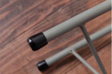 ラフジュ工房オリジナル　柔らかで落ち着きのあるペイントの丸型スツール(鉄脚チェア、椅子)(1)