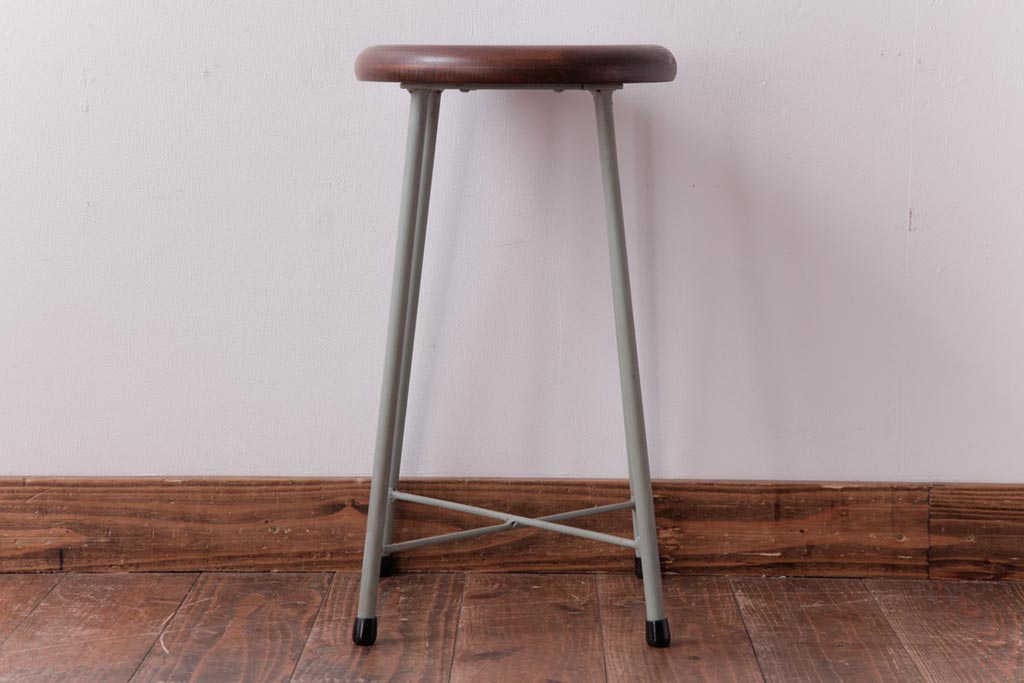 ラフジュ工房オリジナル　柔らかで落ち着きのあるペイントの丸型スツール(鉄脚チェア、椅子)(2)