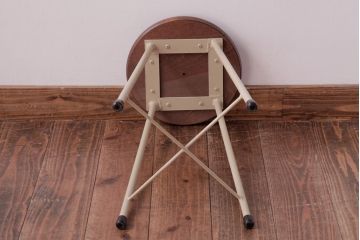 アンティーク雑貨　ラフジュ工房オリジナル　鉄脚　温かみのあるペイントカラーが魅力の丸スツール(チェア、椅子)(2)