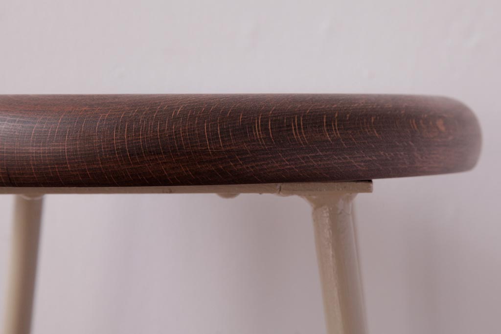 アンティーク雑貨　ラフジュ工房オリジナル　鉄脚　温かみのあるペイントカラーが魅力の丸スツール(チェア、椅子)(3)