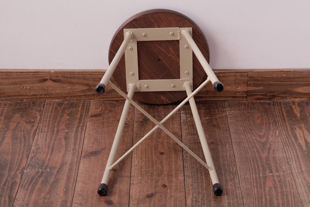 アンティーク雑貨　ラフジュ工房オリジナル　鉄脚　温かみのあるペイントカラーが魅力の丸スツール(チェア、椅子)(3)