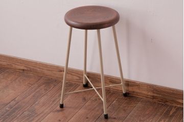 アンティーク雑貨　ラフジュ工房オリジナル　鉄脚　温かみのあるペイントカラーが魅力の丸スツール(チェア、椅子)(3)