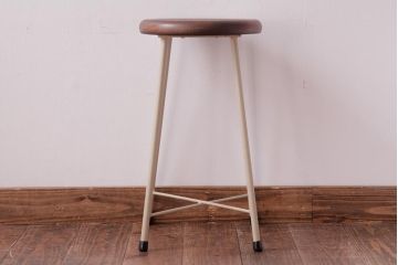 アンティーク雑貨　ラフジュ工房オリジナル　鉄脚　温かみのあるペイントカラーが魅力の丸スツール(チェア、椅子)(3)