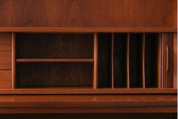 ヴィンテージ家具　北欧ビンテージ　デンマーク　作業台付き　お気に入りを並べて使えるカップボード(ブックシェルフ、陳列棚、オープンラック)(2)