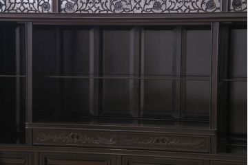 中古　民芸家具　唐木製　高級品!　荘厳な彫刻が目を引くサイドボード(キャビネット、飾り棚、茶棚)