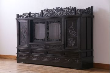 中古　民芸家具　唐木製　高級品!　荘厳な彫刻が目を引くサイドボード(キャビネット、飾り棚、茶棚)