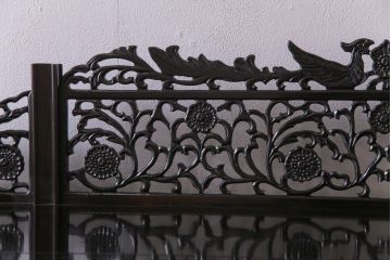 中古　民芸家具　唐木製　高級品!　荘厳な彫刻が目を引くサイドボード(キャビネット、飾り棚、茶棚)