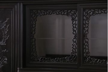 中古　民芸家具　唐木製　高級品!　荘厳な彫刻が目を引くサイドボード(キャビネット、飾り棚、茶棚)