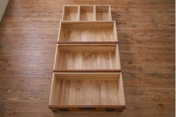 ビンテージ家具　ビンテージ　岩谷堂箪笥　小振りながらも存在感を放つ衣装箪笥(チェスト、整理ダンス)(1)