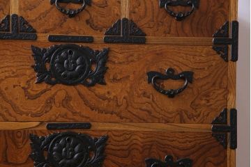 ビンテージ家具　ビンテージ　岩谷堂箪笥　小振りながらも存在感を放つ衣装箪笥(チェスト、整理ダンス)(1)