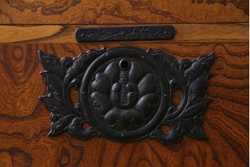 ビンテージ家具　ビンテージ　岩谷堂箪笥　小振りながらも存在感を放つ衣装箪笥(チェスト、整理ダンス)(1)