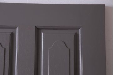 ペイント建具　DIY　花のレリーフが目を引くシックなドア(扉、建具)