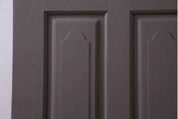 ペイント建具　DIY　花のレリーフが目を引くシックなドア(扉、建具)