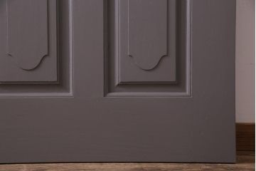 ペイント建具　DIY　花のレリーフが目を引くシックなドア(扉、建具)
