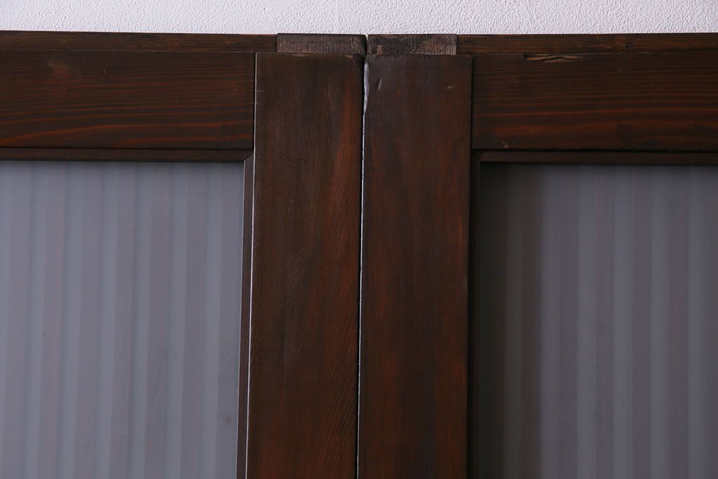 和製アンティーク　ヒノキ材　味わい深いガラス入り格子蔵戸2枚セット(格子戸、引き戸、玄関戸)