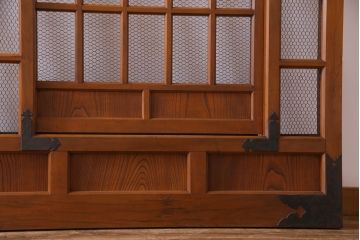 和製アンティーク　美品!　腰板ケヤキ材　くぐり戸の付いた金網入り蔵戸(仕切り戸、引き戸、建具、玄関戸)