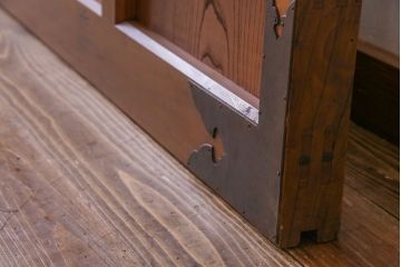 和製アンティーク　美品!　腰板ケヤキ材　くぐり戸の付いた金網入り蔵戸(仕切り戸、引き戸、建具、玄関戸)