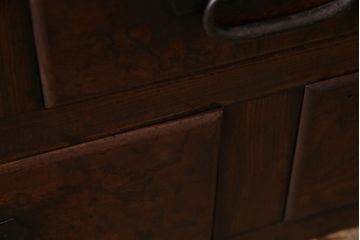 アンティーク家具　和製アンティーク 前面ケヤキ材　たくさんの引き出しが付いた小振りな収納棚(戸棚、小引き出し、小箪笥)