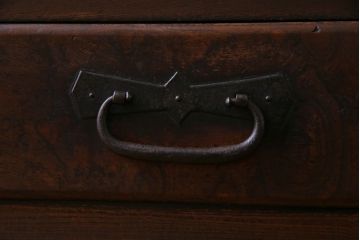 アンティーク家具　和製アンティーク 前面ケヤキ材　たくさんの引き出しが付いた小振りな収納棚(戸棚、小引き出し、小箪笥)