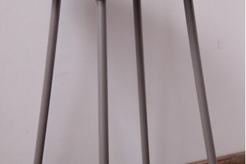 アンティーク雑貨　ラフジュ工房オリジナル　鉄脚　落ち着いた色味がおしゃれな丸スツール(チェア、椅子)(2)