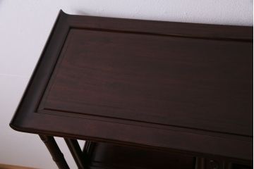 中古　民芸家具　唐木材　異国情緒を漂わせる花鳥図の彫りの飾り棚(茶棚、収納棚、戸棚)