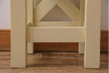 レトロ家具　昭和レトロ　淡い色合いが愛らしいペイントスツール(学校スツール、花台、板座チェア、椅子、イス、花台)(R-031610)