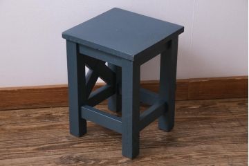 ペイント家具　メンズライクにもおすすめな濃い色味の学校スツール(花台)(1)